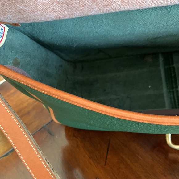 Dooney & Bourke All Weather Leather Shoulder Bag and matching Wallet Green & Tan - Picture 5 of 10